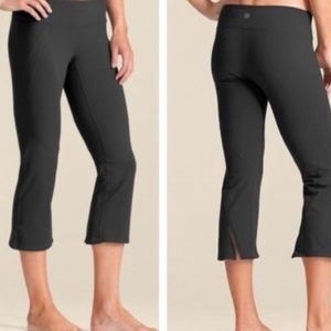 EUC  Athleta Ananda Capri yoga pants sz XL